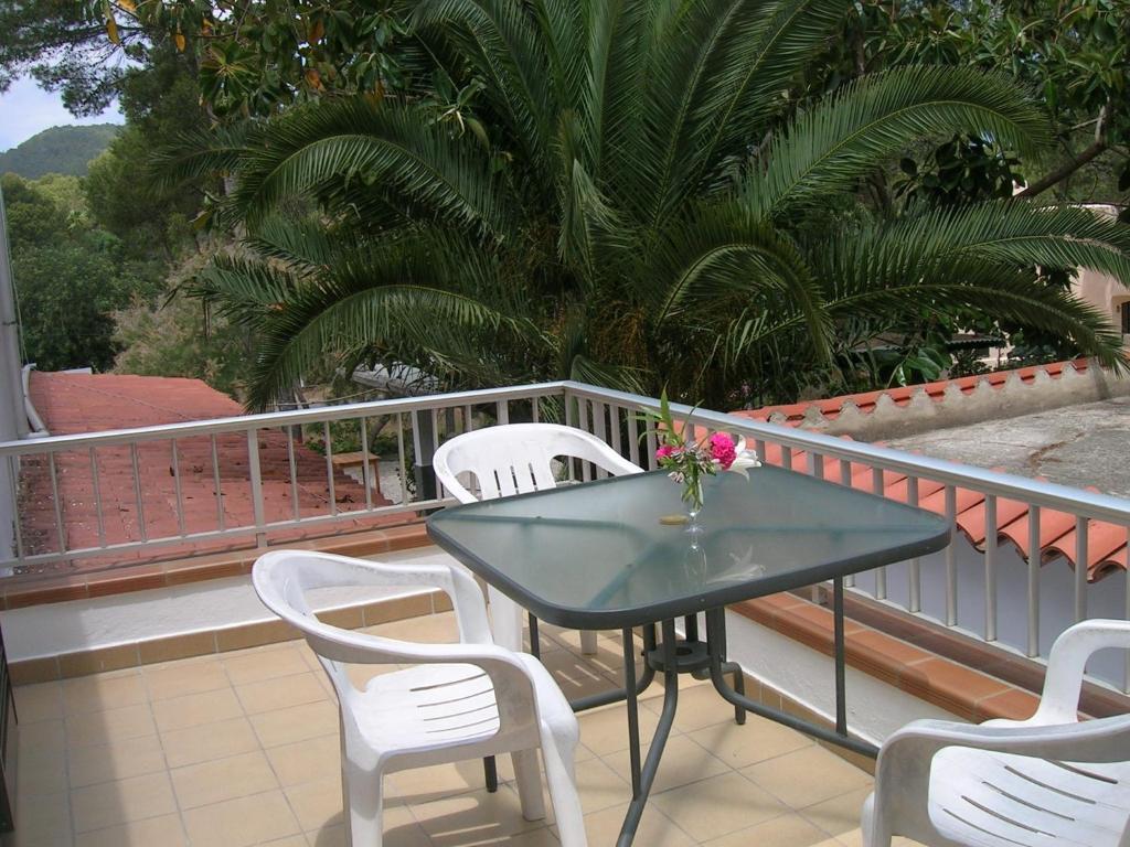 Pension Las Tres Golondrinas Playa DPlaya Des Figueral Esterno foto